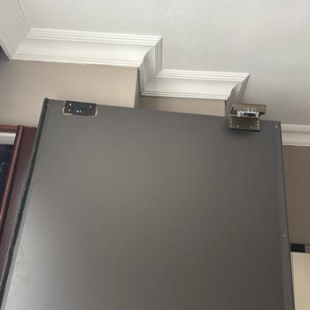 Enza Home Berta Dolabın Sorunlu Cam Kapağı İçin Yüksek Ücret Talebi Ve Çözüm Eksikliği