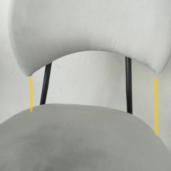 Montajı Hatalı Sandalyelerde Vidalar Çıktı, Sırtlıklar Yamuk Ve Değişim Talebi