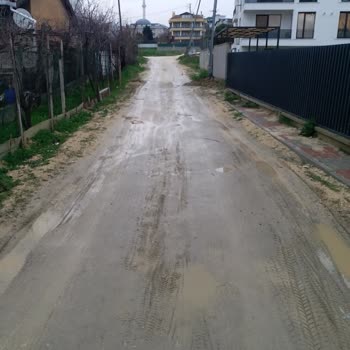 Kamiloba Mahallesi Sokaklarındaki Sürekli Su Birikintisi Ve Çökme Sorunu