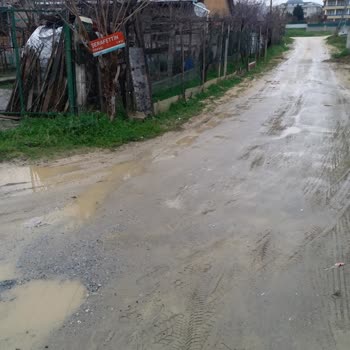 Kamiloba Mahallesi Sokaklarındaki Sürekli Su Birikintisi Ve Çökme Sorunu