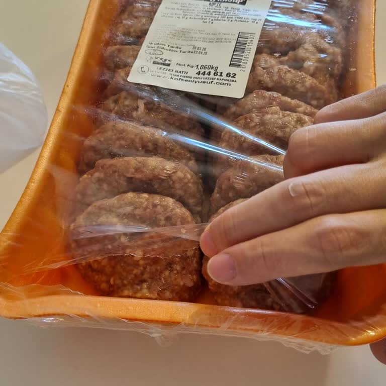 Açık Pakette Çiğ Köfte Ve İade Sürecindeki İhmal