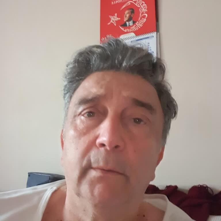 BİM Şubelerinde Elimizde Hat Yok Deyip Saatlerce Beklemek