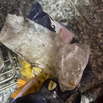 Cardelle Makarna Paketi Açıldığında Büyük Plastik Parçanın Keşfi