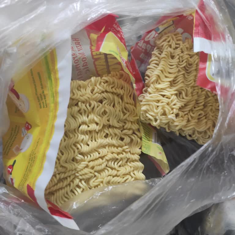 Indomie Noodle'larda Sos Paketi Yok