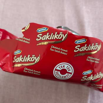 Ülker McVitie’s Saklıköy Çikolatalı Tam Tahıllı Bisküvi İçinde Sert Yabancı Madde Dişe Saplandı