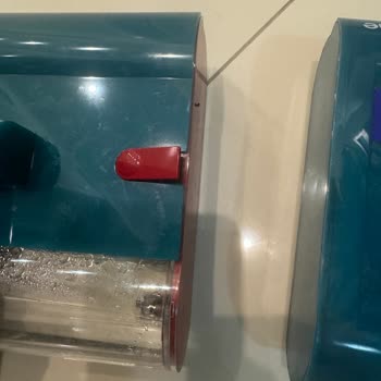 Dyson Cihazının Kırmızı Mandal Parçası İki Kez Kırıldı, Garanti Kapsamı Talep Ediyorum