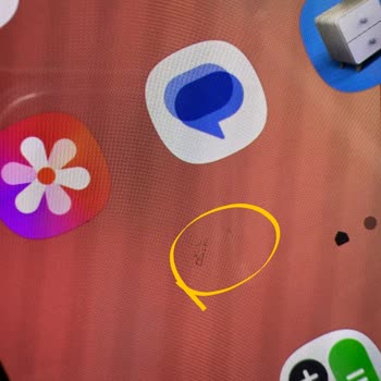 Samsung Z Flip 7 Ekranında İlk Gün Bozulma