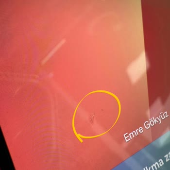 Samsung Z Flip 7 Ekranında İlk Gün Bozulma