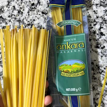 Spagetti Paketi Üzerindeki Kahverengi Lekeler Gıda Güvenliği Endişesi