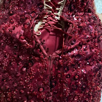 Özel Dikim Sözüyle Hazır Ürün Ve Defolu Elbiseler