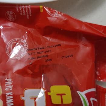 Hijyen İhlali: Lezita Çıtır Çıtır Kova’da Tavuk Tüyü