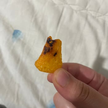 Lay’s Baharatlı Cips Paketi İçinde Kara Yanık Parçalar Ve Yabancı Madde