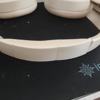 Garanti Belgeli Kulaklıkta Üst Sünger Çatlaması, Yedek Parça Reddedildi