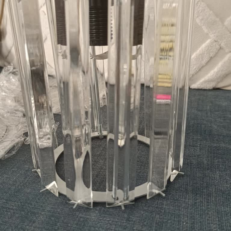 Avize Ve Aplik Görsellerle Uyuşmuyor, Parçalar Eksik Ve Yardım Gelmiyor