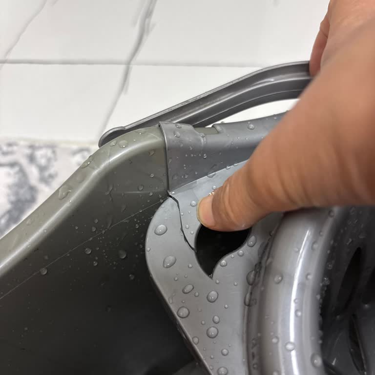 Gaziantep Karataş TEM Market Şubesinde Çalışanın Saygısız Tutumu Ve Kırık Ürün Değişim Reddi