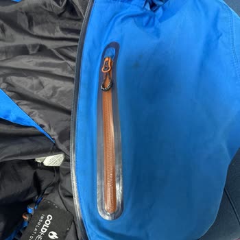 Su Geçirmez Olduğu Söylenen Mont Yağmura Dayanmadı Ve Hızlıca Tüketici Hatası Olarak İade Edildi