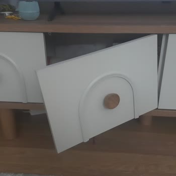 Plastik Mobilyalar, Eksik Ve Kırık Ürünler Ve Yetersiz Servis