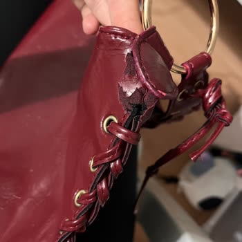 Defolu Gelen Çanta İçin Cevapsız İletişim Ve Hızlı İade Talebi