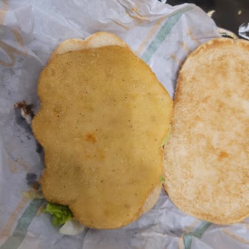 McDonald's Şubesinde Yanmış Ve Pişmemiş Tavuk Menüsü İçin İade Talebi