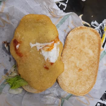 McDonald's Şubesinde Yanmış Ve Pişmemiş Tavuk Menüsü İçin İade Talebi