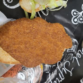 McDonald's Şubesinde Yanmış Ve Pişmemiş Tavuk Menüsü İçin İade Talebi