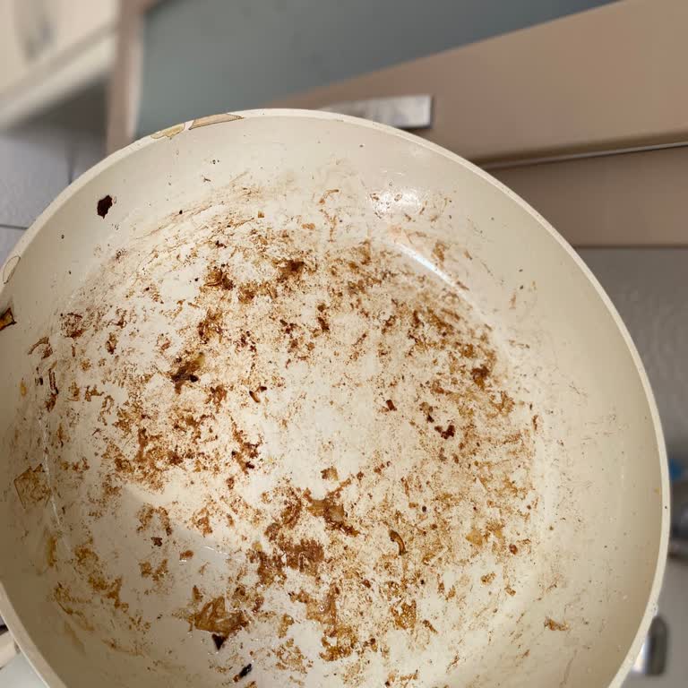 Karaca Swiss Crystal Tava Yanmaz Özelliği Sunmadı Ve Destek Alamıyor