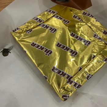 A101'den Alınan Ülker Bitter Çikolatasında Kara Sinek: Hijyen Ve Güven Sorunu