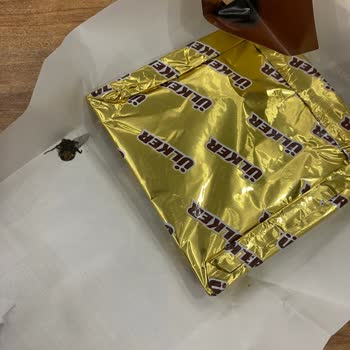 A101'den Alınan Ülker Bitter Çikolatasında Kara Sinek: Hijyen Ve Güven Sorunu