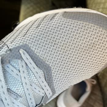 Kısa Sürede Dikiş Yerlerinden Sökülen Nike Ayakkabının Değişimini İstiyorum