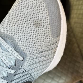 Kısa Sürede Dikiş Yerlerinden Sökülen Nike Ayakkabının Değişimini İstiyorum