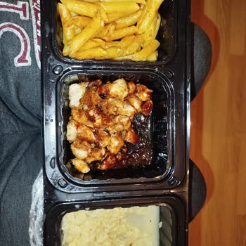 Bozulmuş Yemek Ve Cevapsız Canlı Destek, Tam İade İstiyorum