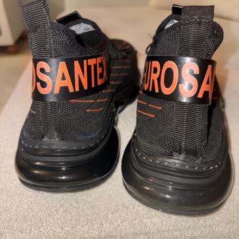 İki Farklı Model Ayakkabı Gönderildi, Ücretsiz Değişim Talebi