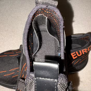 İki Farklı Model Ayakkabı Gönderildi, Ücretsiz Değişim Talebi