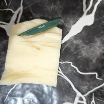 Taze Tost Peynirinde Yabancı Plastik Parça