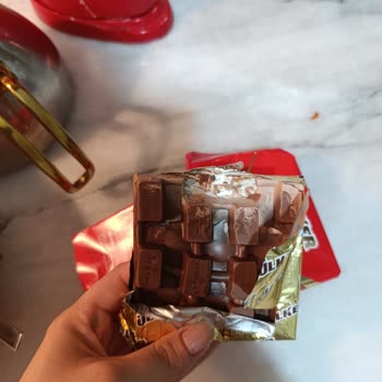 Ülker Çikolata Bol Sütlü'de Eksik Parça Ve Beyazlama Sorunu