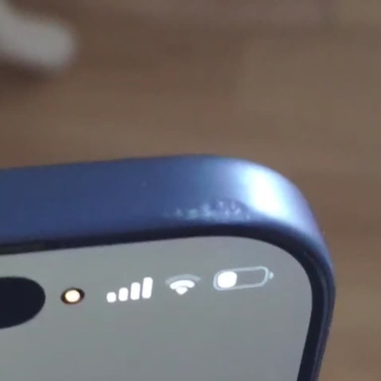 Yeni İPhone 17 Pro Max Cihazının Koruma Kılıfına Rağmen Çizilmesi Ve Değişim Talebi