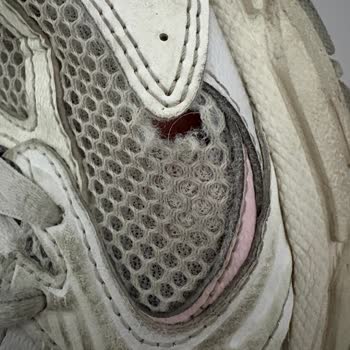 New Balance 530 Ayakkabısının File Kısmı Çabuk Delindi