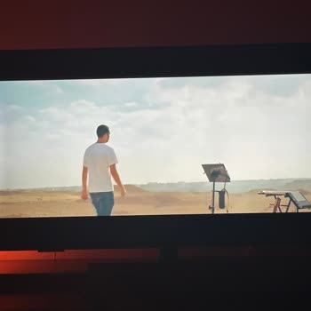 Ayıplı TV'de Dikey Koyu Lekeler, Servis Kutu Olmadan Geri Teslim