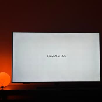 Ayıplı TV'de Dikey Koyu Lekeler, Servis Kutu Olmadan Geri Teslim