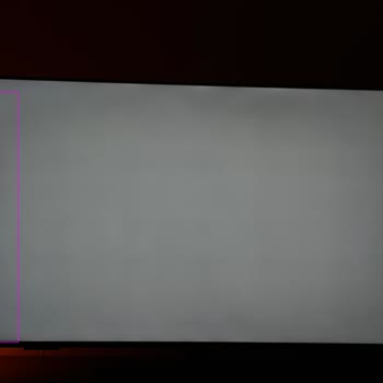 Ayıplı TV'de Dikey Koyu Lekeler, Servis Kutu Olmadan Geri Teslim