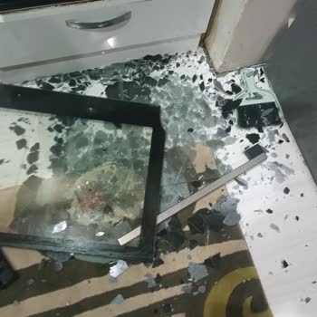 Siemens Ankastre Fırının Camı Patladı, Garanti Kapsamında Kullanıcı Hatası İddiası