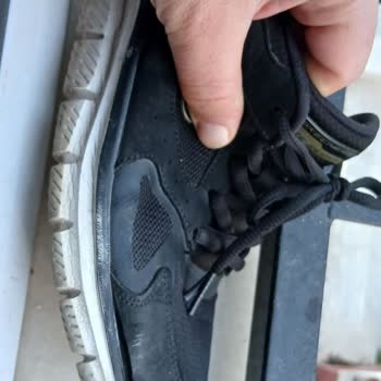 Az Kullanılmış Skechers Ayakkabıda Açılma Sorunu Ve Üretici Hatası İddiası