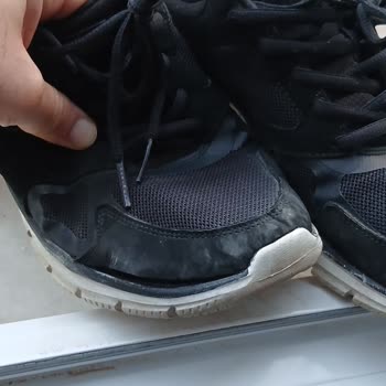 Az Kullanılmış Skechers Ayakkabıda Açılma Sorunu Ve Üretici Hatası İddiası