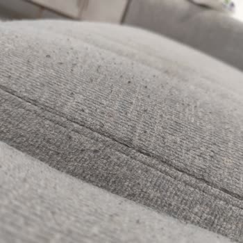 Ayıplı Koltuk Takımında Aşırı Tüylenme Ve Cevapsız Müşteri İletişimi