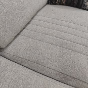 Ayıplı Koltuk Takımında Aşırı Tüylenme Ve Cevapsız Müşteri İletişimi