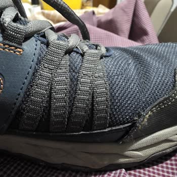 Skechers Ayakkabılarda Dikiş Ve Ön Kısım Sorunları İçin Değişim Talebi