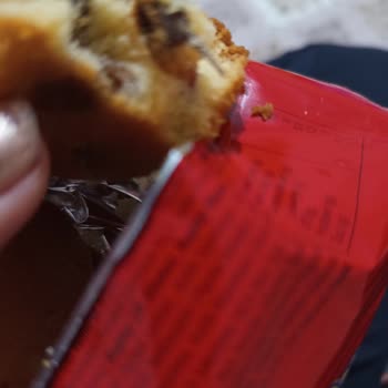 Eti Topkek'te Yabancı Madde Ve Sağlık Endişesi