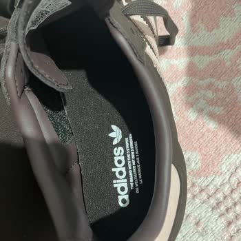 Hasarlı Ve Şüpheli Orijinal Olmayan Ayakkabı Teslimatı