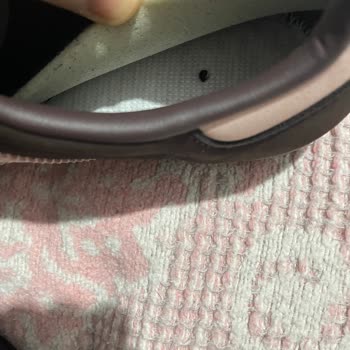 Hasarlı Ve Şüpheli Orijinal Olmayan Ayakkabı Teslimatı