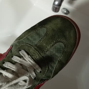 Hummel Ayakkabım Sürede Yırtıldı Ve Suya Maruz Kalınca Rengi Değişti Değişim Ya Da İade İstiyorum